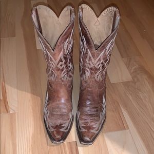 Shyanne Dublin Western boots, size 8